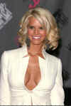 Jessica_Simpson_a14.jpg (239139 bytes)
